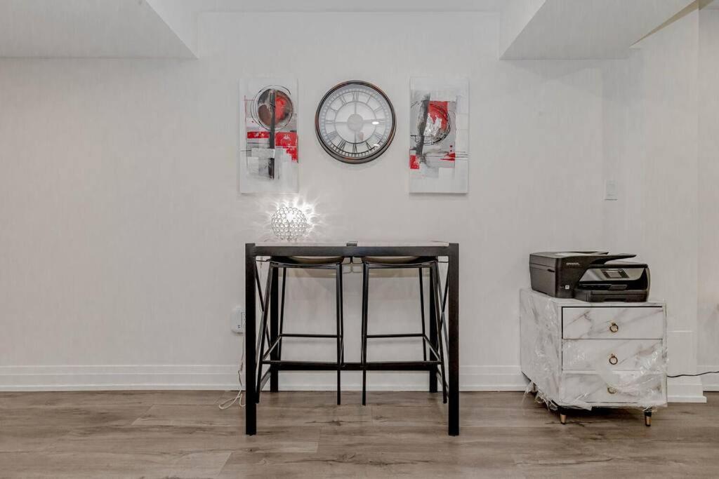 Luxury Basement Apartment In אוקוויל מראה חיצוני תמונה