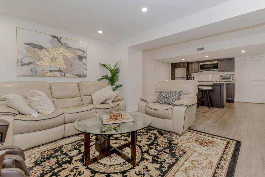 Luxury Basement Apartment In אוקוויל מראה חיצוני תמונה